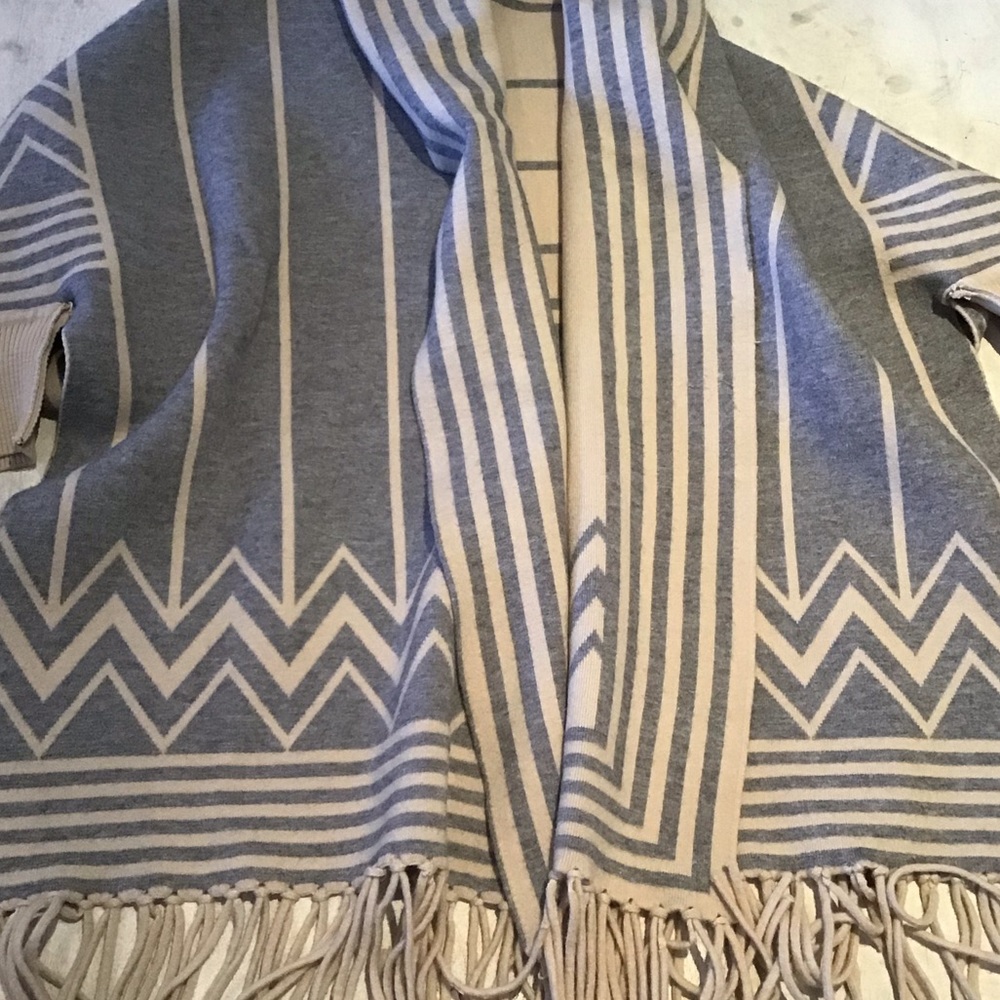 BCBG Poncho - Picture 11 of 13